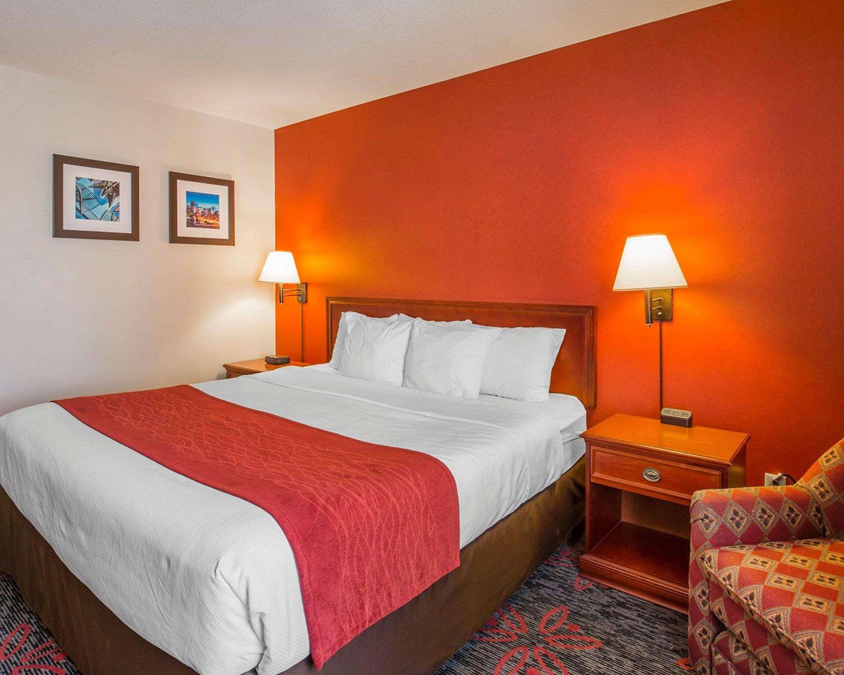 Comfort Inn & Suites University YYC Exteriör bild
