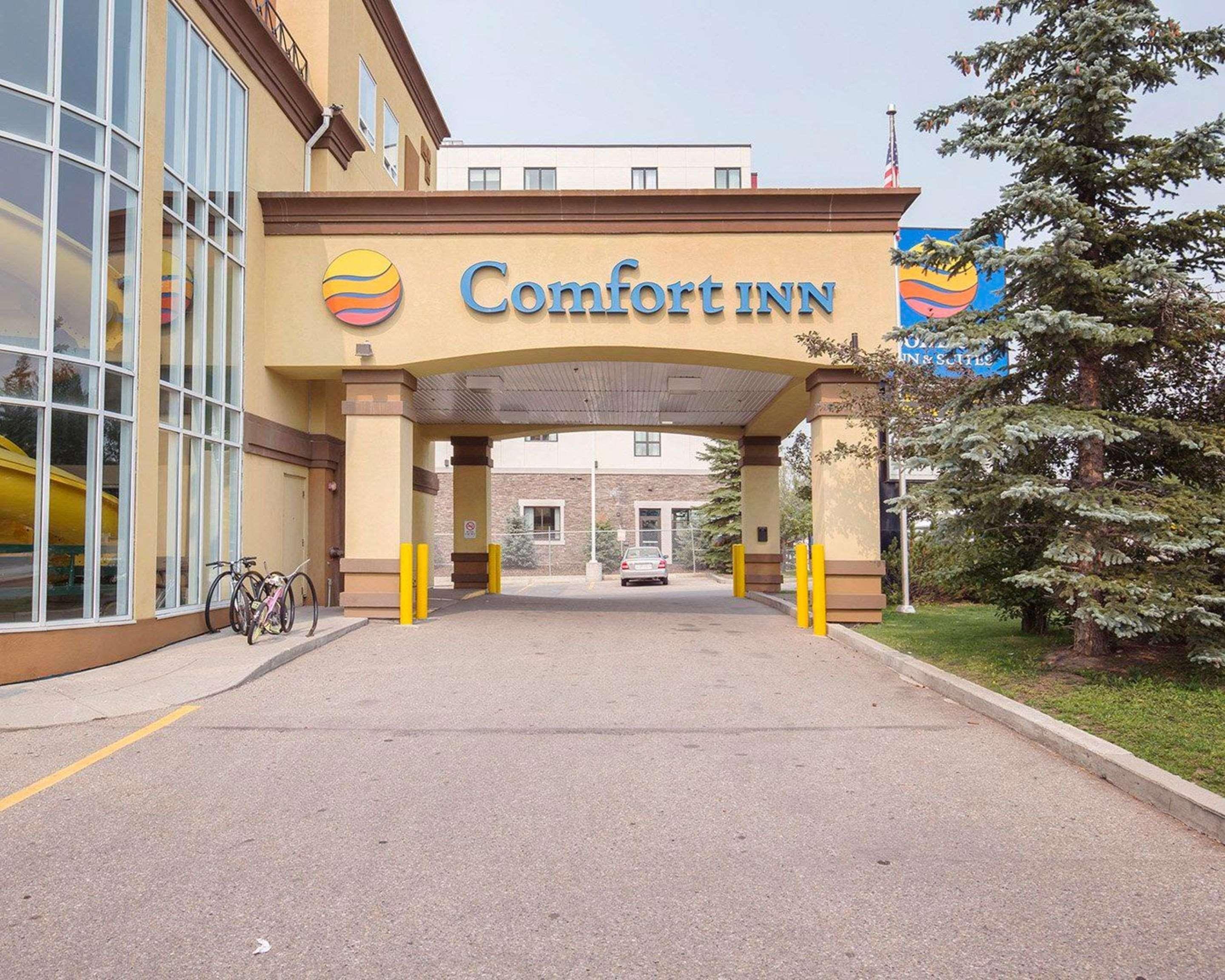 Comfort Inn & Suites University YYC Exteriör bild
