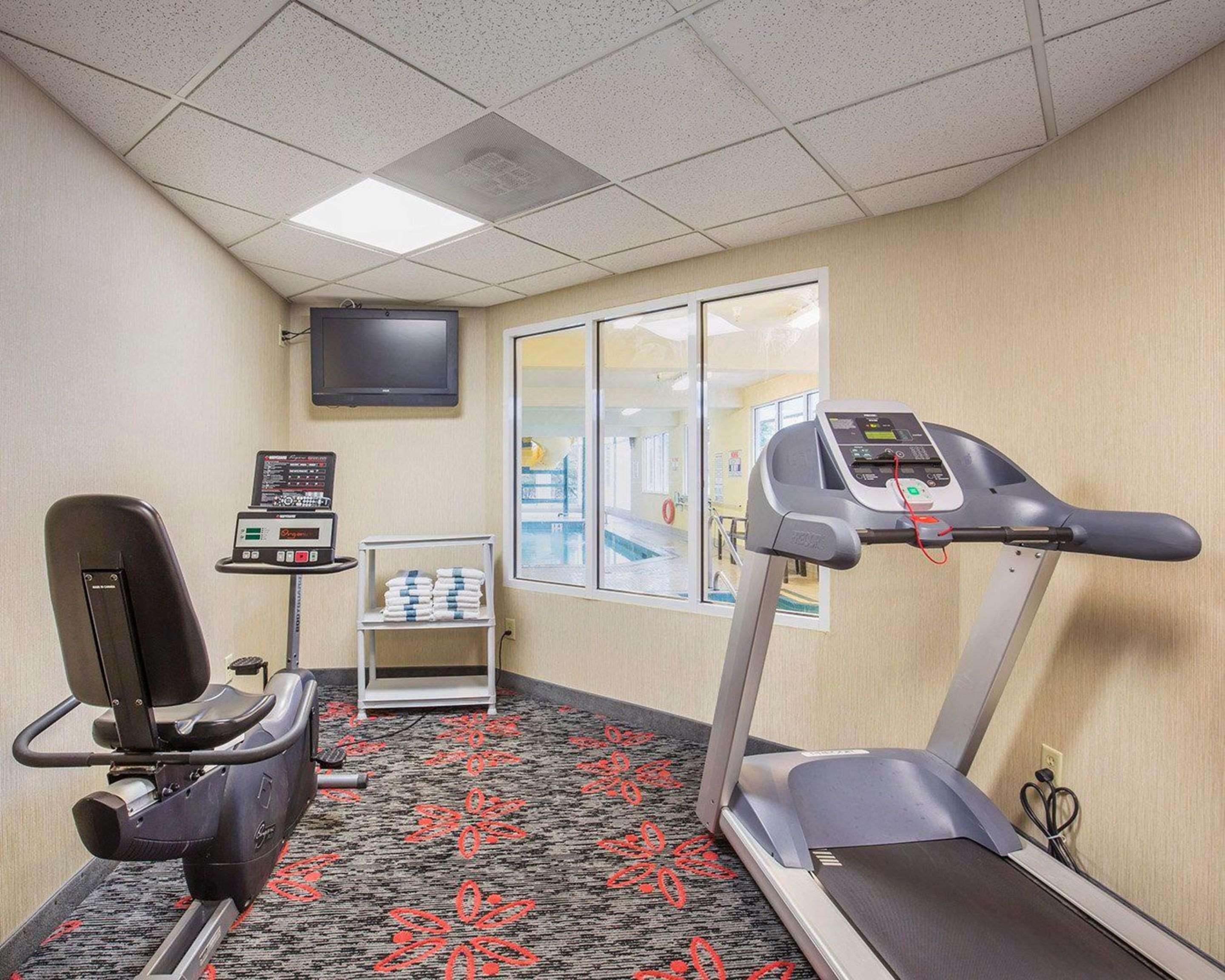 Comfort Inn & Suites University YYC Exteriör bild