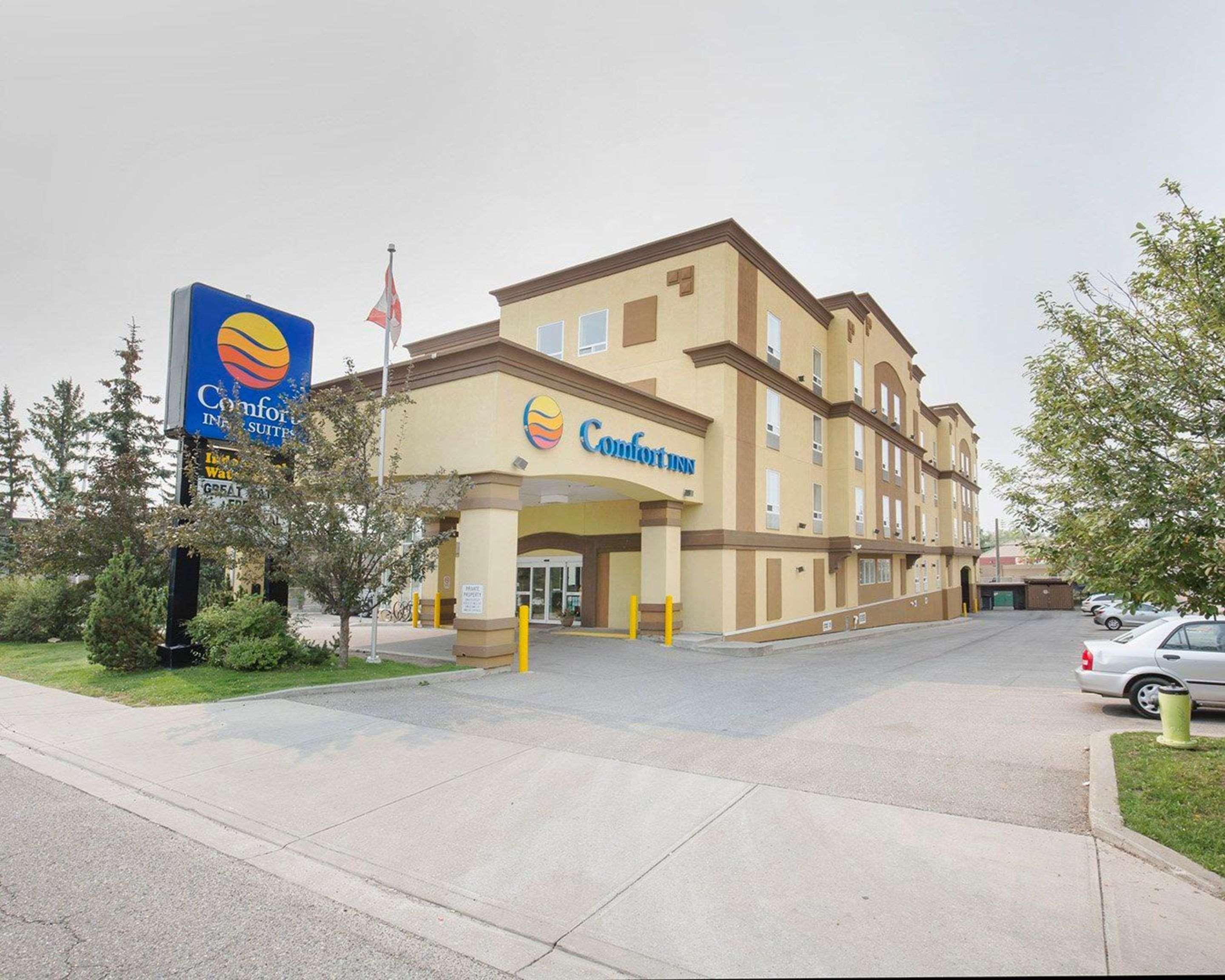 Comfort Inn & Suites University YYC Exteriör bild