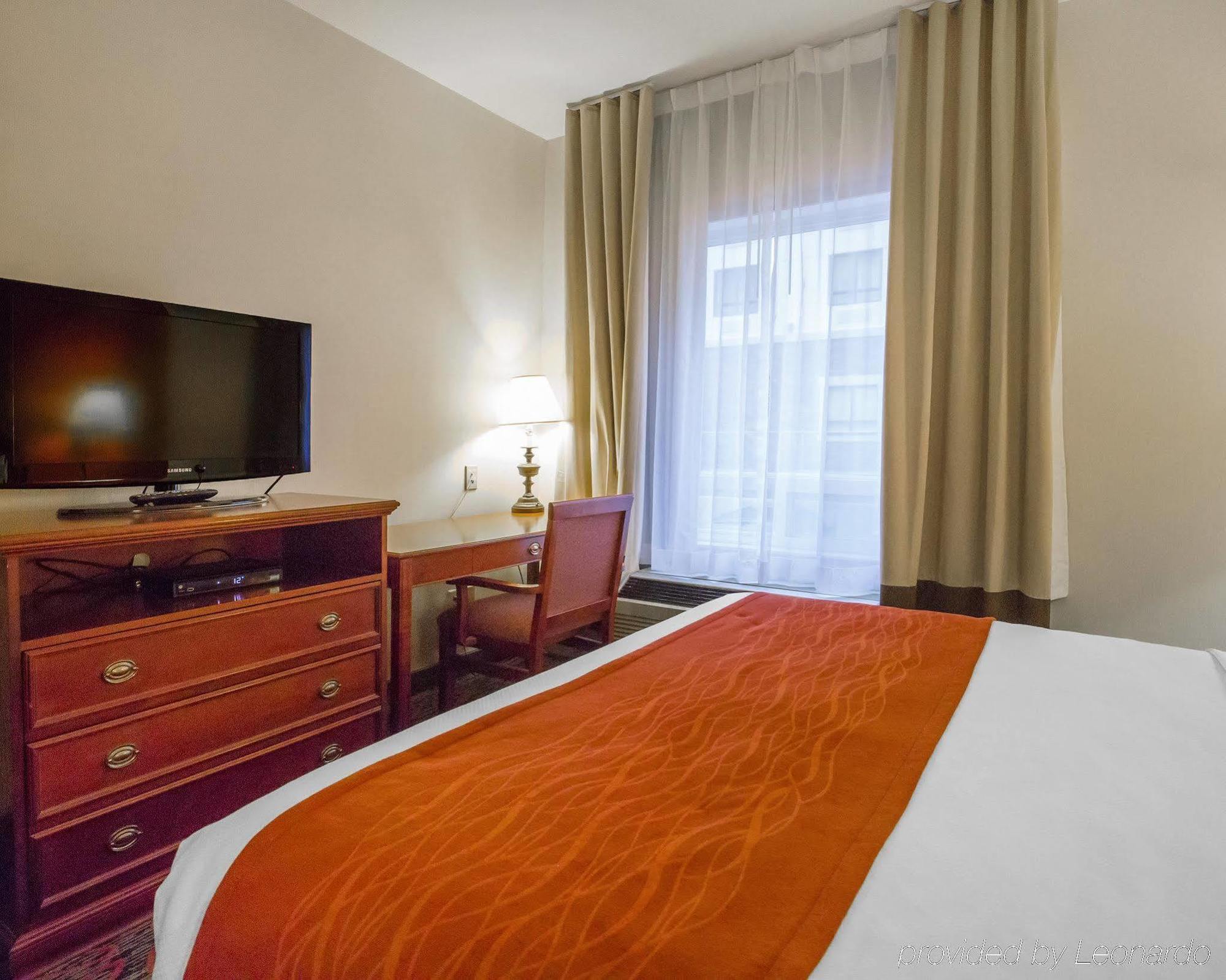 Comfort Inn & Suites University YYC Exteriör bild
