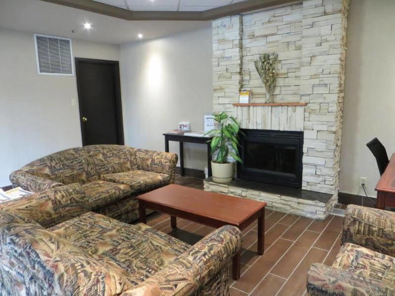 Comfort Inn & Suites University YYC Exteriör bild