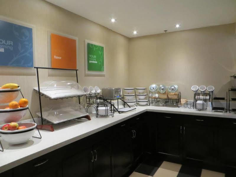 Comfort Inn & Suites University YYC Exteriör bild